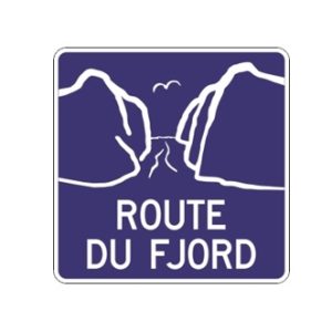 Panneau d'acheminement vers la route ou le circuit touristique