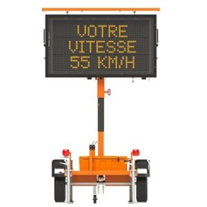 Mini panneau à message variable sur remorque