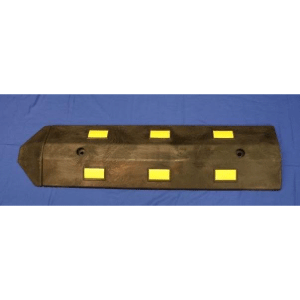 Dos d'âne de 72" HDPE noir avec bandes réfléchissantes