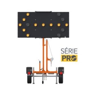 Flèche 4 pi. x 8 pi. PRO SERIES sur remorque